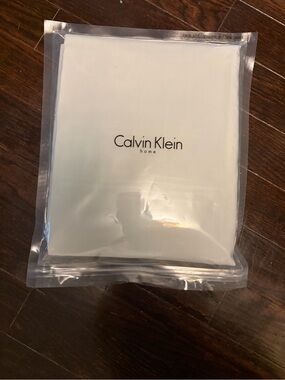 Calvin Klein Pale Gray Pillowcase Pair